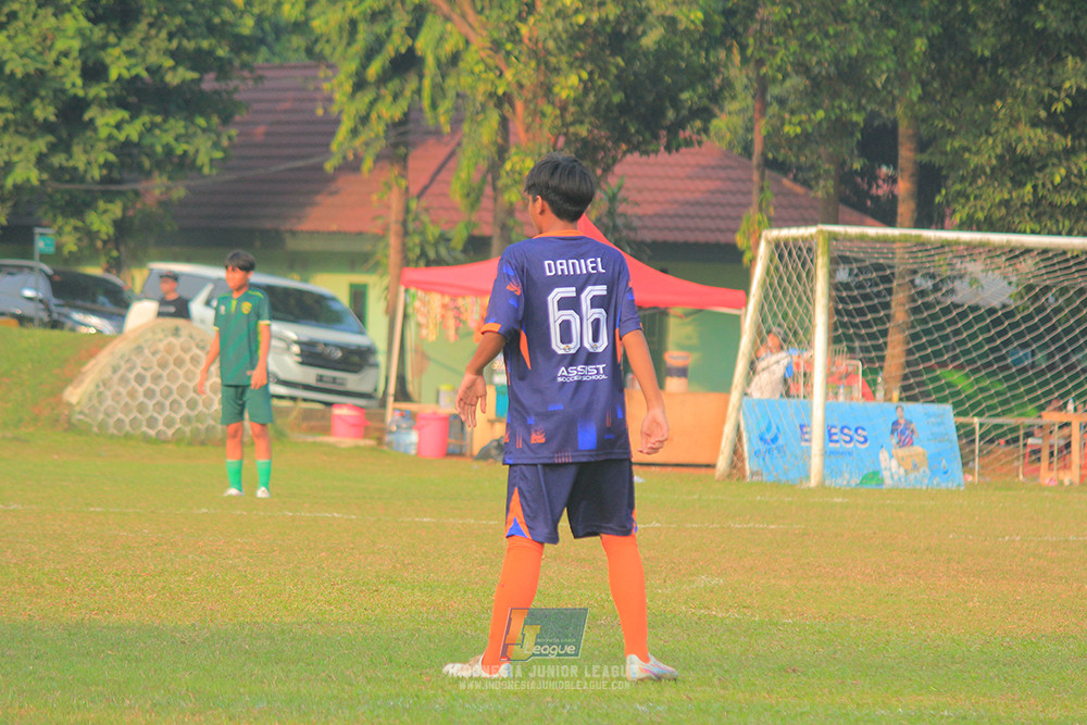 ijlu14 270626 tajimalela fa vs assist soccer school