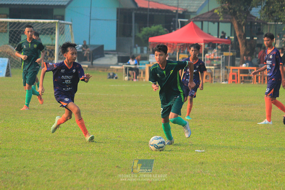 ijlu14 270626 tajimalela fa vs assist soccer school