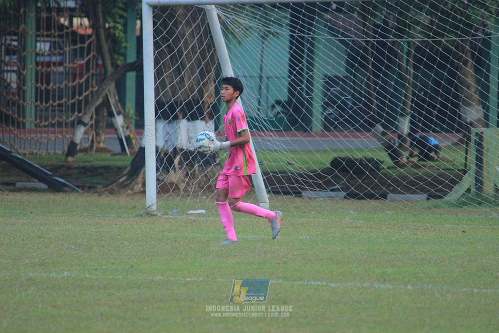 ijlu14 270626 tajimalela fa vs assist soccer school