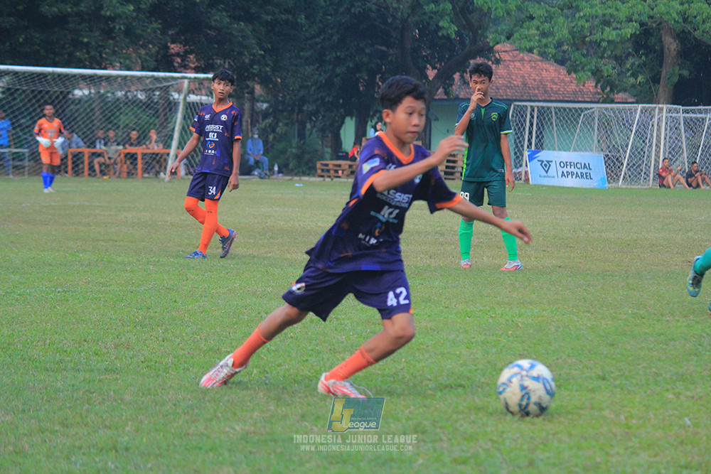 ijlu14 270626 tajimalela fa vs assist soccer school