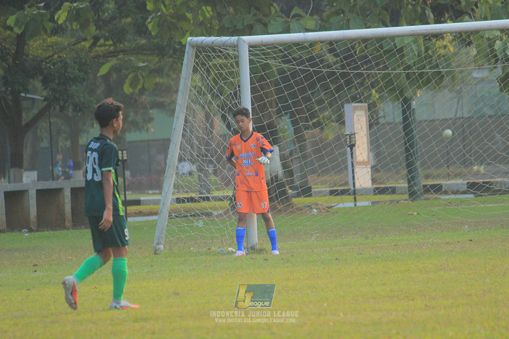 ijlu14 270626 tajimalela fa vs assist soccer school