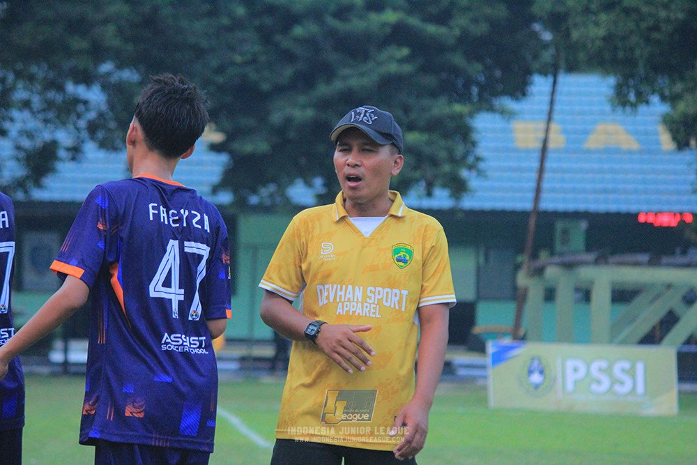 ijlu14 270626 tajimalela fa vs assist soccer school