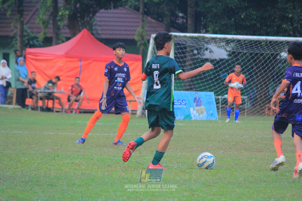 ijlu14 270626 tajimalela fa vs assist soccer school
