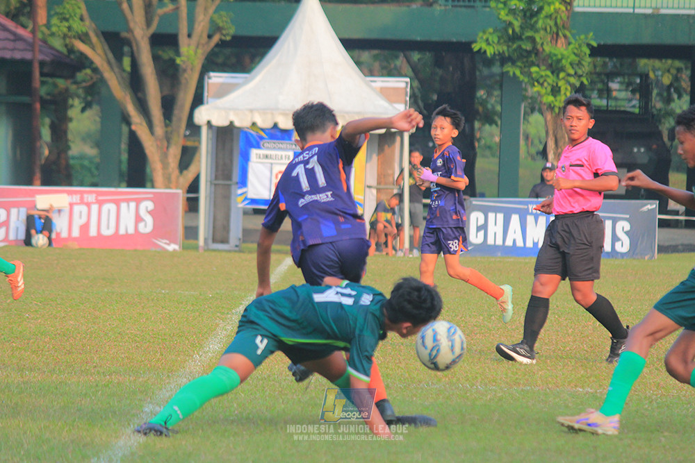ijlu14 270626 tajimalela fa vs assist soccer school
