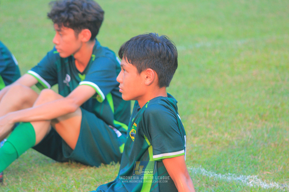 ijlu14 270626 tajimalela fa vs assist soccer school