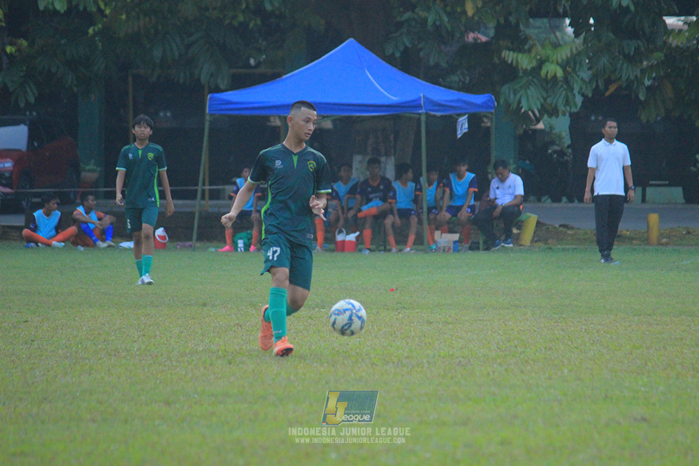ijlu14 270626 tajimalela fa vs assist soccer school