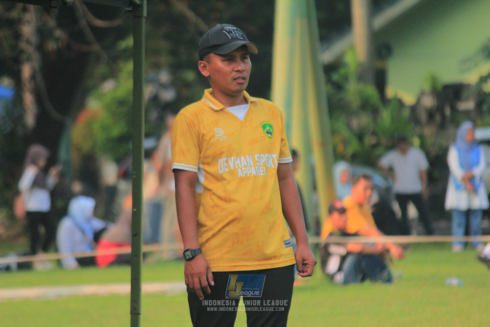 ijlu14 270626 tajimalela fa vs assist soccer school