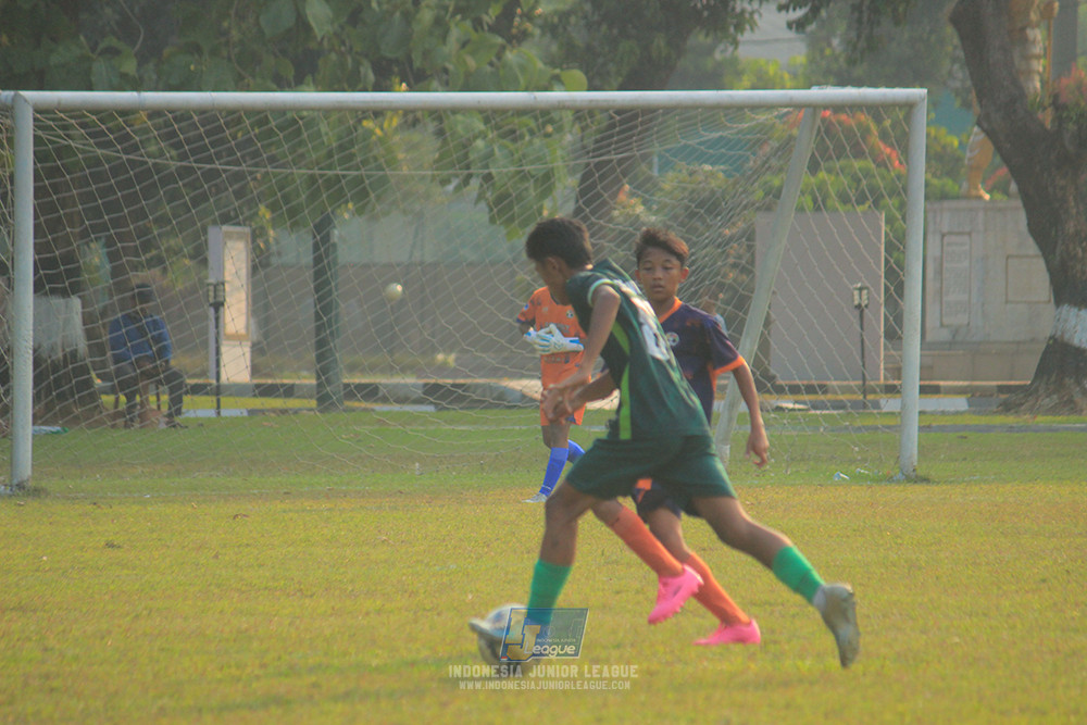 ijlu14 270626 tajimalela fa vs assist soccer school