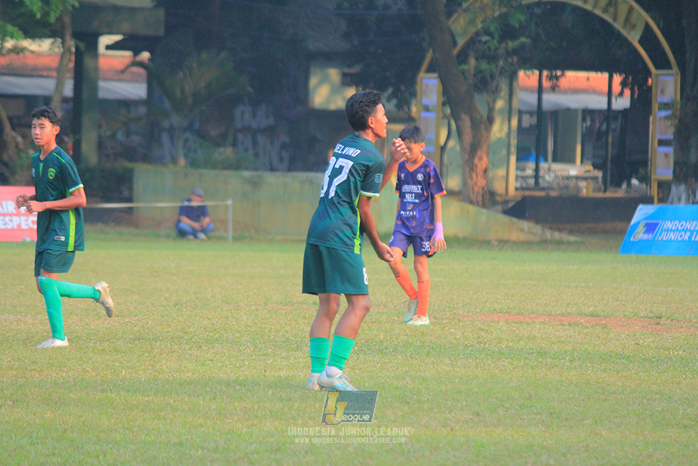 ijlu14 270626 tajimalela fa vs assist soccer school