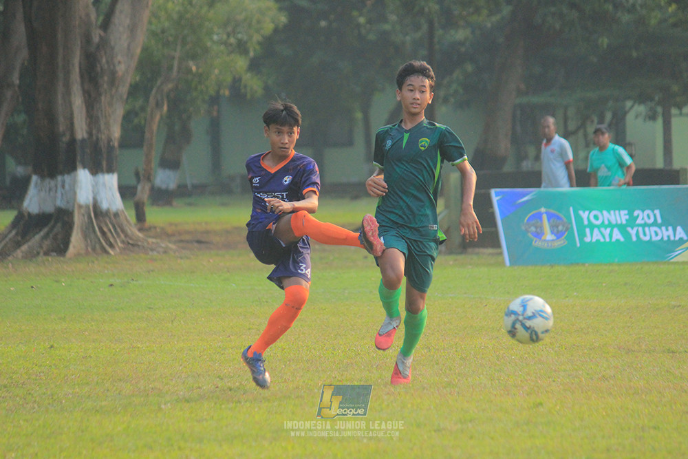 ijlu14 270626 tajimalela fa vs assist soccer school