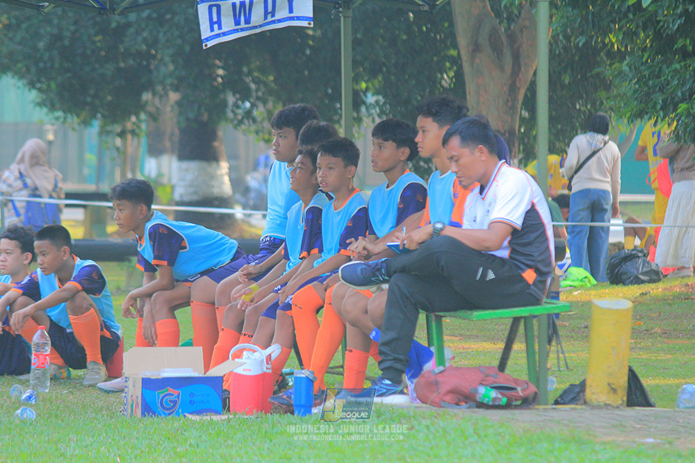ijlu14 270626 tajimalela fa vs assist soccer school