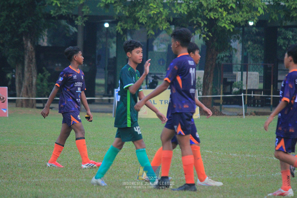 ijlu14 270626 tajimalela fa vs assist soccer school