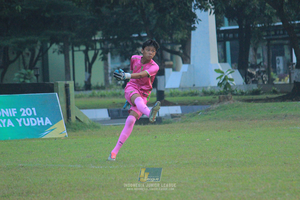 ijlu14 270626 tajimalela fa vs assist soccer school