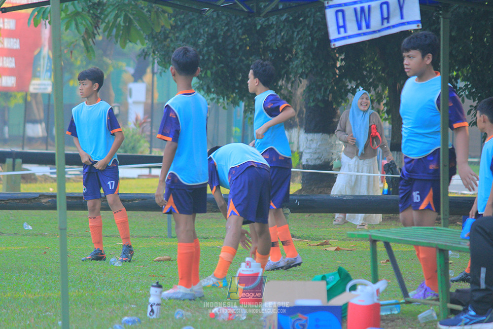 ijlu14 270626 tajimalela fa vs assist soccer school