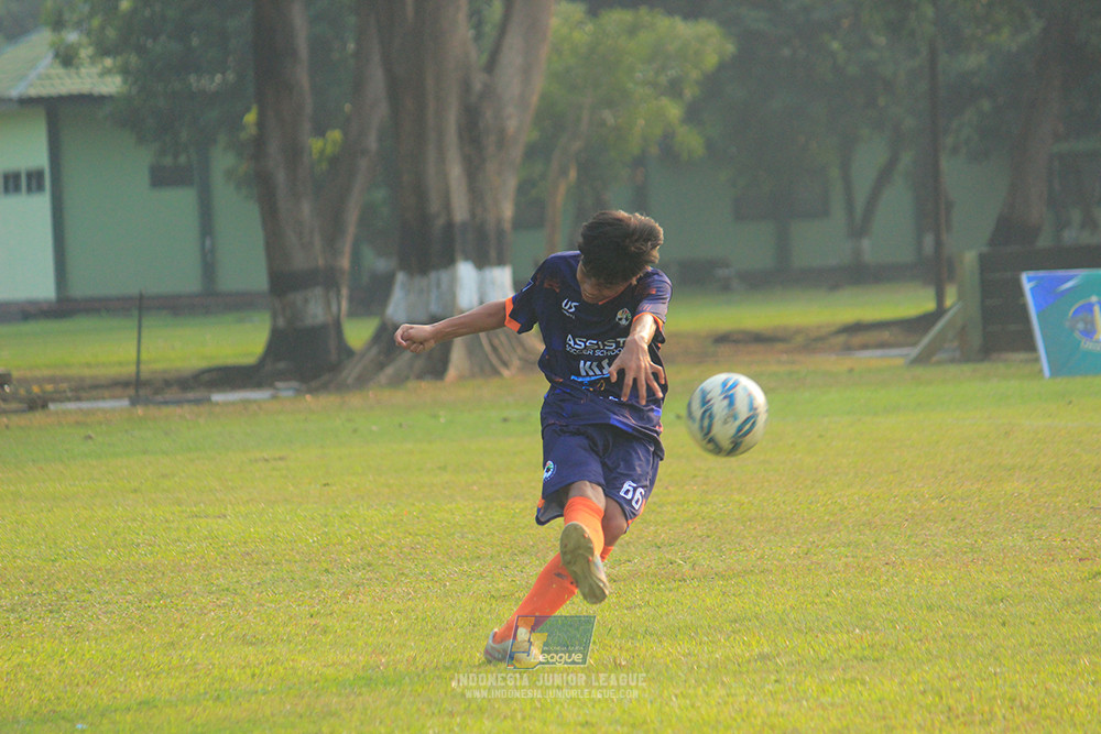 ijlu14 270626 tajimalela fa vs assist soccer school