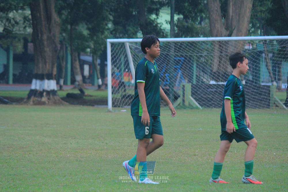 ijlu14 270626 tajimalela fa vs assist soccer school