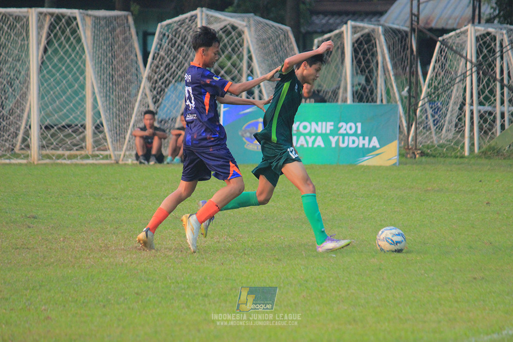 ijlu14 270626 tajimalela fa vs assist soccer school