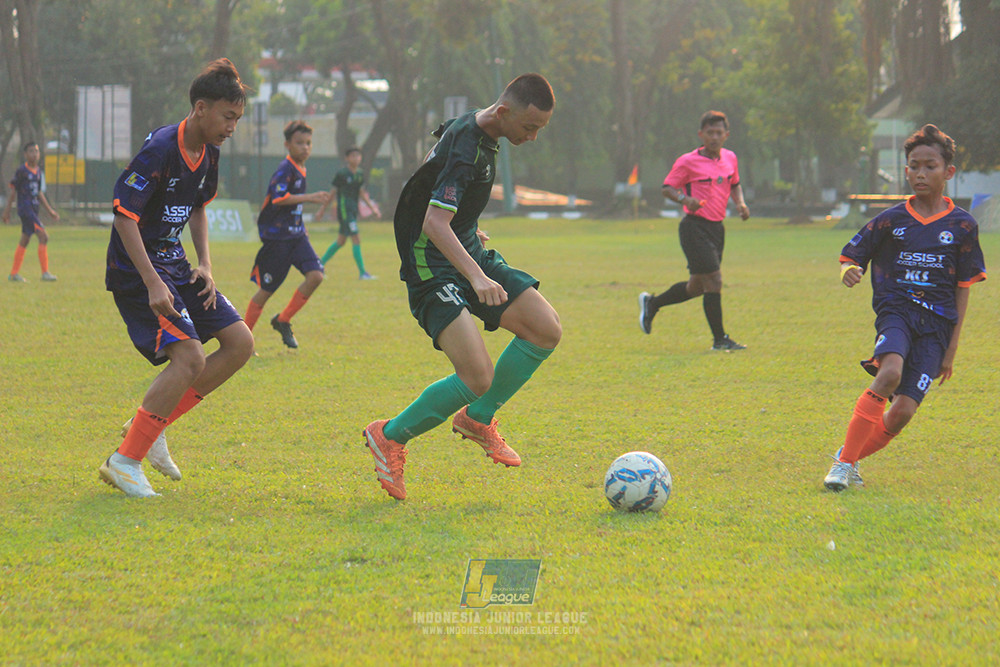 ijlu14 270626 tajimalela fa vs assist soccer school
