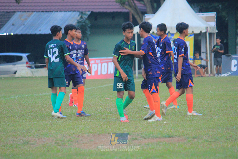 ijlu14 270626 tajimalela fa vs assist soccer school
