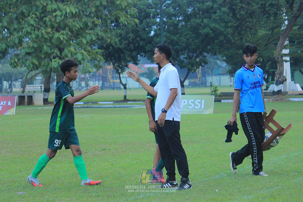 ijlu14 270626 tajimalela fa vs assist soccer school