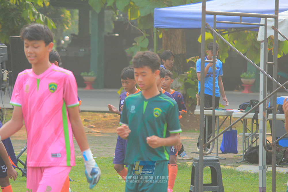 ijlu14 270626 tajimalela fa vs assist soccer school