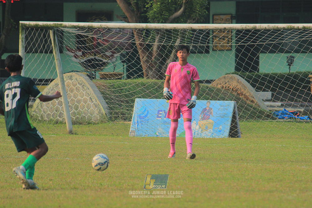 ijlu14 270626 tajimalela fa vs assist soccer school