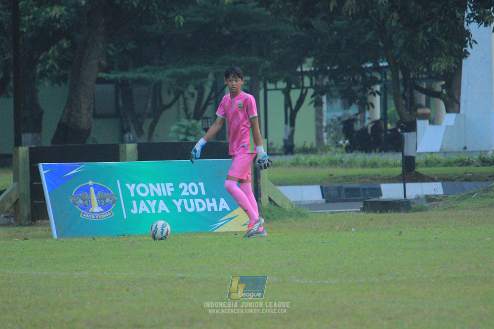 ijlu14 270626 tajimalela fa vs assist soccer school