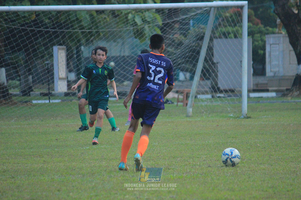ijlu14 270626 tajimalela fa vs assist soccer school