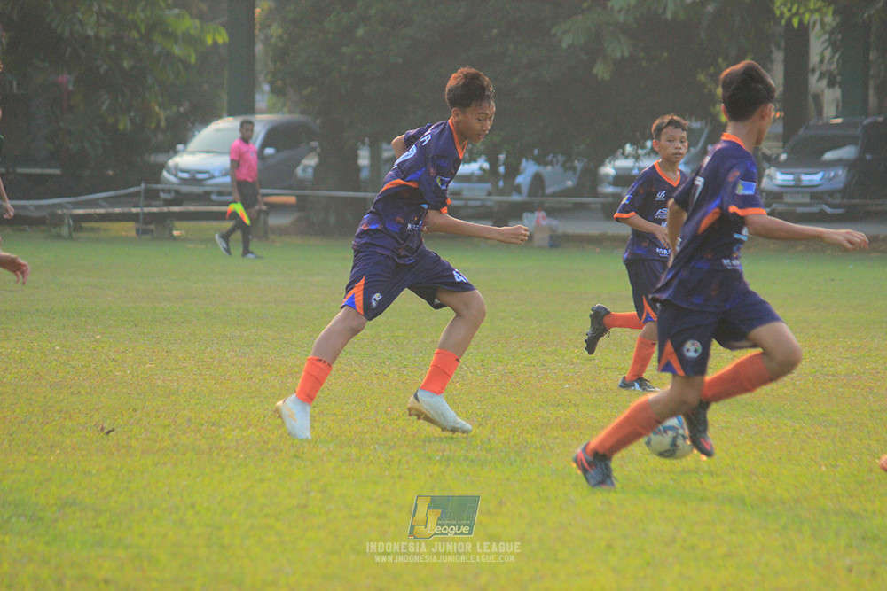 ijlu14 270626 tajimalela fa vs assist soccer school