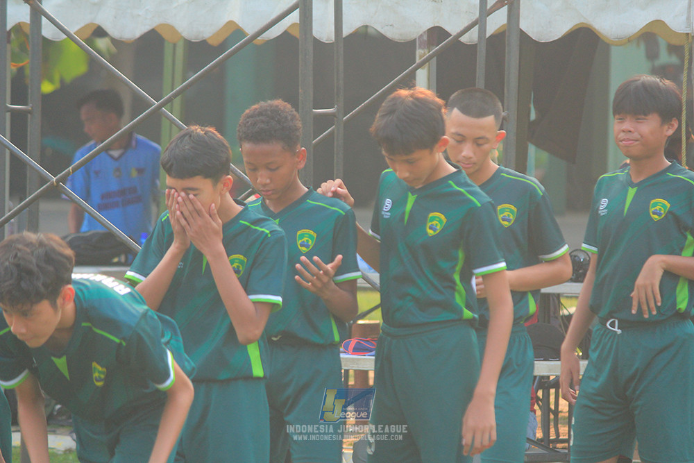 ijlu14 270626 tajimalela fa vs assist soccer school
