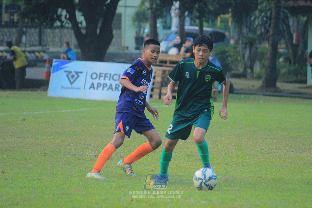ijlu14 270626 tajimalela fa vs assist soccer school