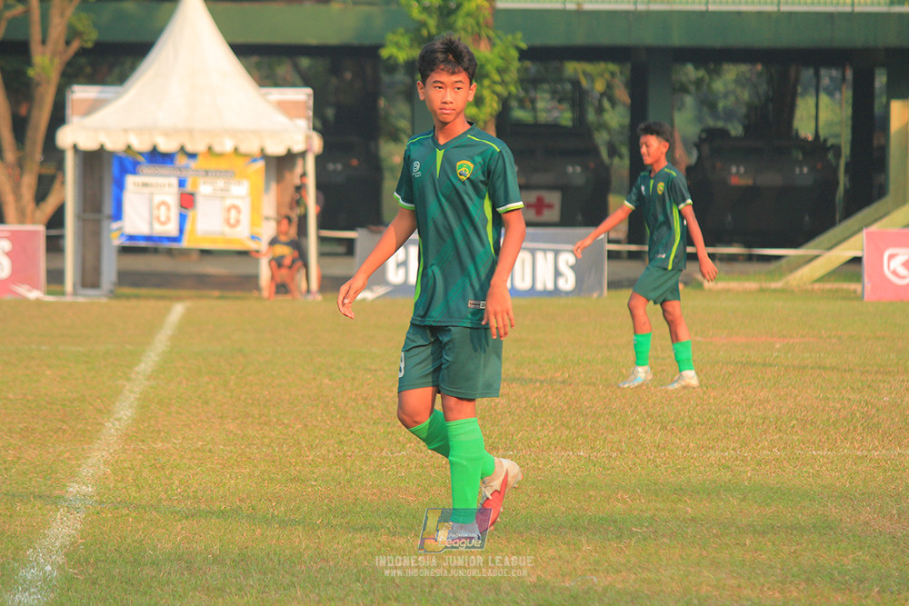 ijlu14 270626 tajimalela fa vs assist soccer school