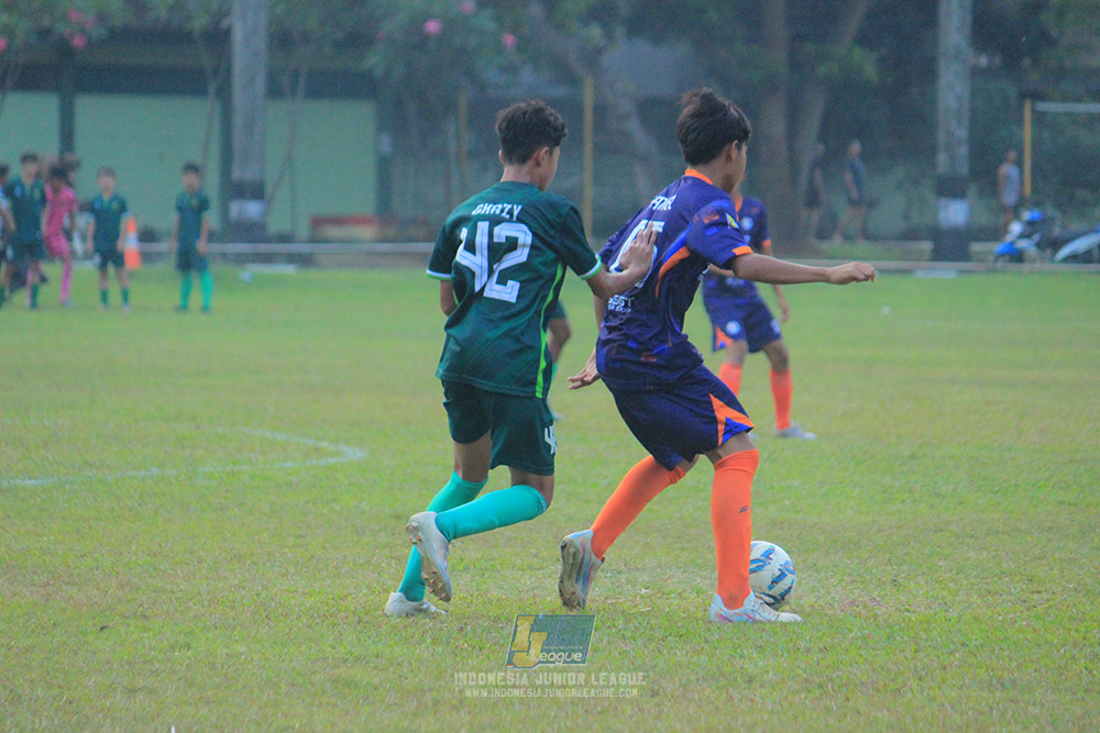 ijlu14 270626 tajimalela fa vs assist soccer school