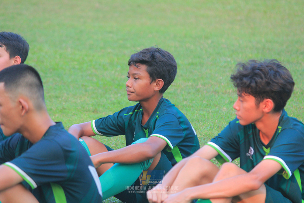 ijlu14 270626 tajimalela fa vs assist soccer school