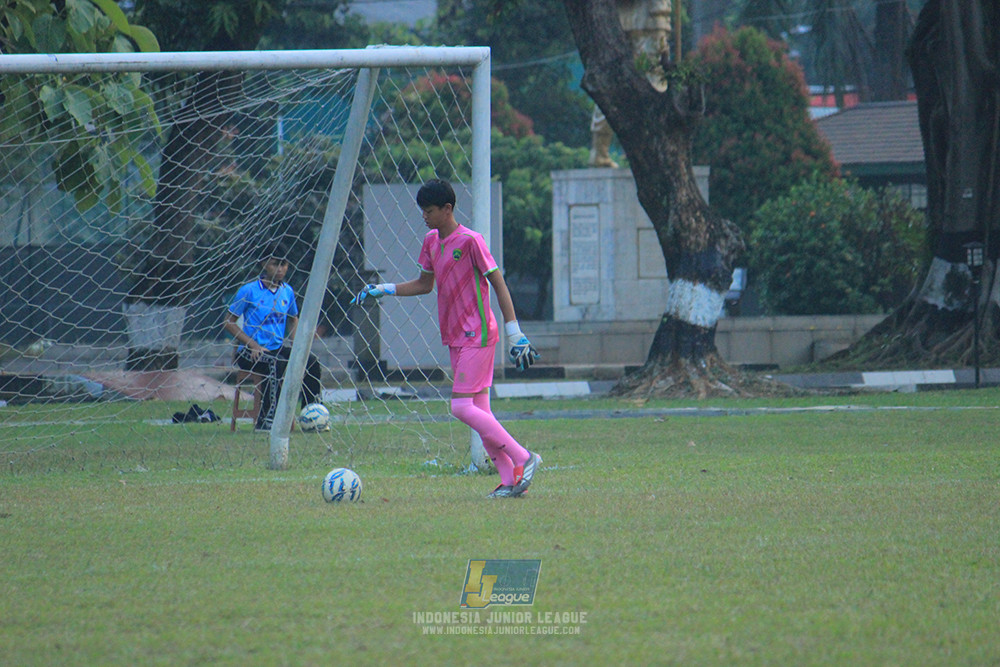 ijlu14 270626 tajimalela fa vs assist soccer school
