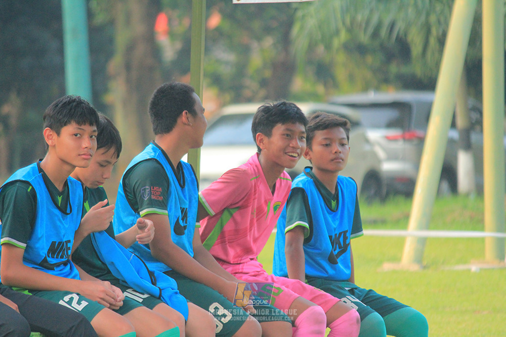 ijlu14 270626 tajimalela fa vs assist soccer school