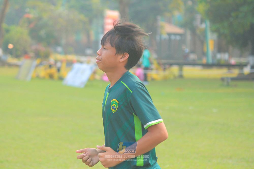 ijlu14 270626 tajimalela fa vs assist soccer school