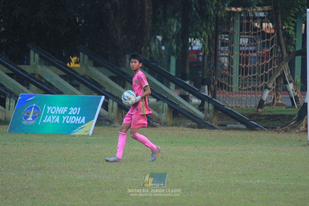 ijlu14 270626 tajimalela fa vs assist soccer school