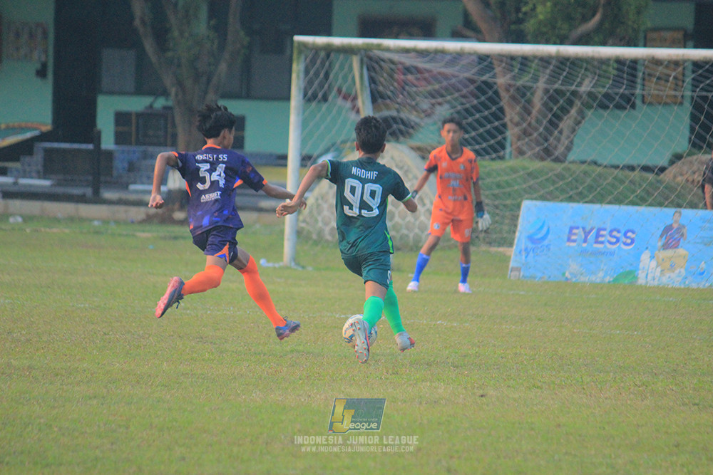 ijlu14 270626 tajimalela fa vs assist soccer school