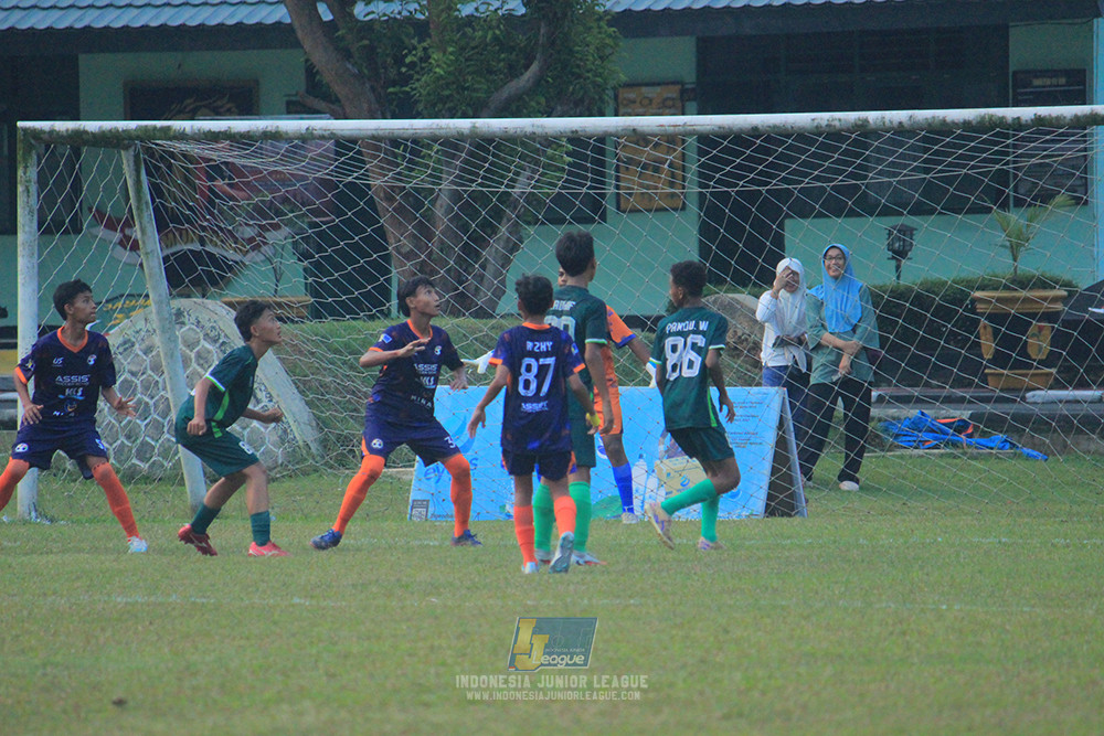 ijlu14 270626 tajimalela fa vs assist soccer school
