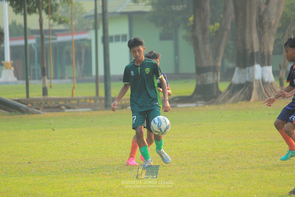 ijlu14 270626 tajimalela fa vs assist soccer school