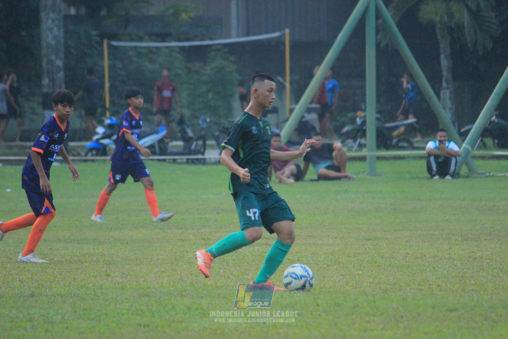 ijlu14 270626 tajimalela fa vs assist soccer school
