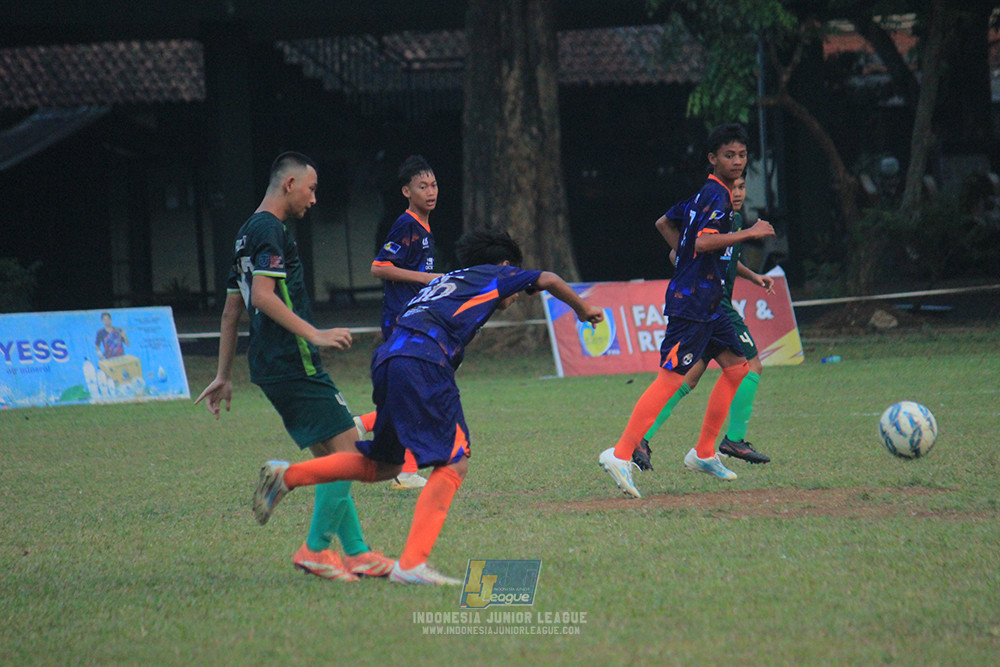 ijlu14 270626 tajimalela fa vs assist soccer school