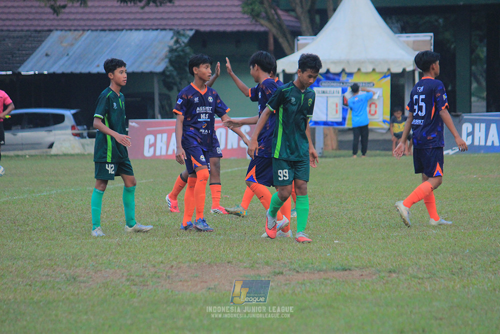 ijlu14 270626 tajimalela fa vs assist soccer school