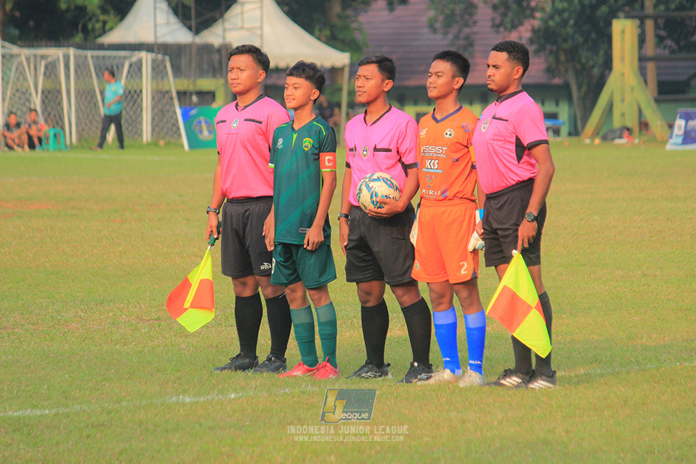 ijlu14 270626 tajimalela fa vs assist soccer school