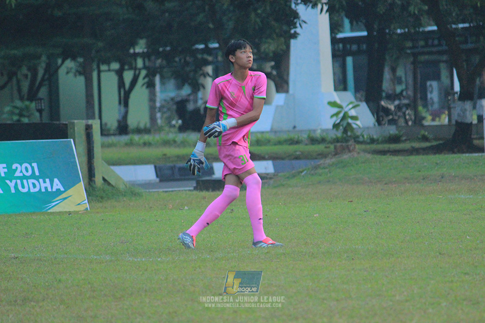 ijlu14 270626 tajimalela fa vs assist soccer school