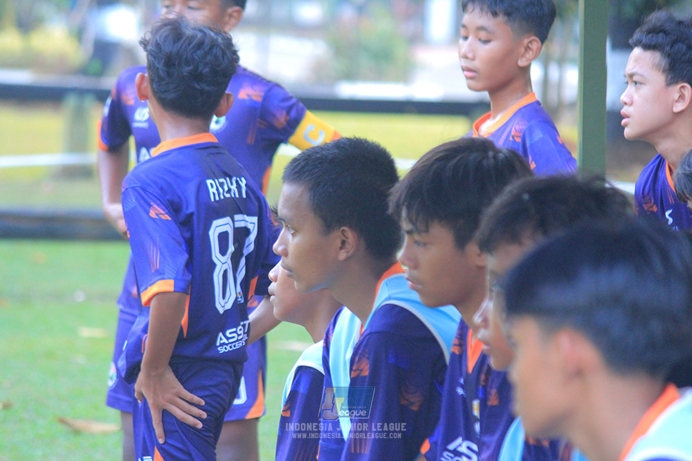 ijlu14 270626 tajimalela fa vs assist soccer school