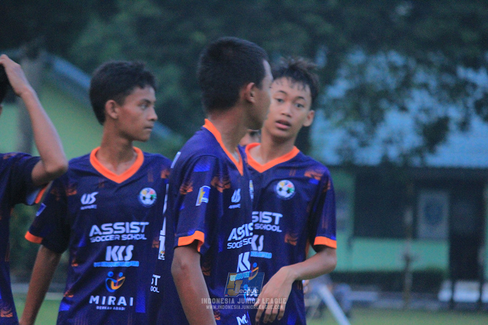 ijlu14 270626 tajimalela fa vs assist soccer school