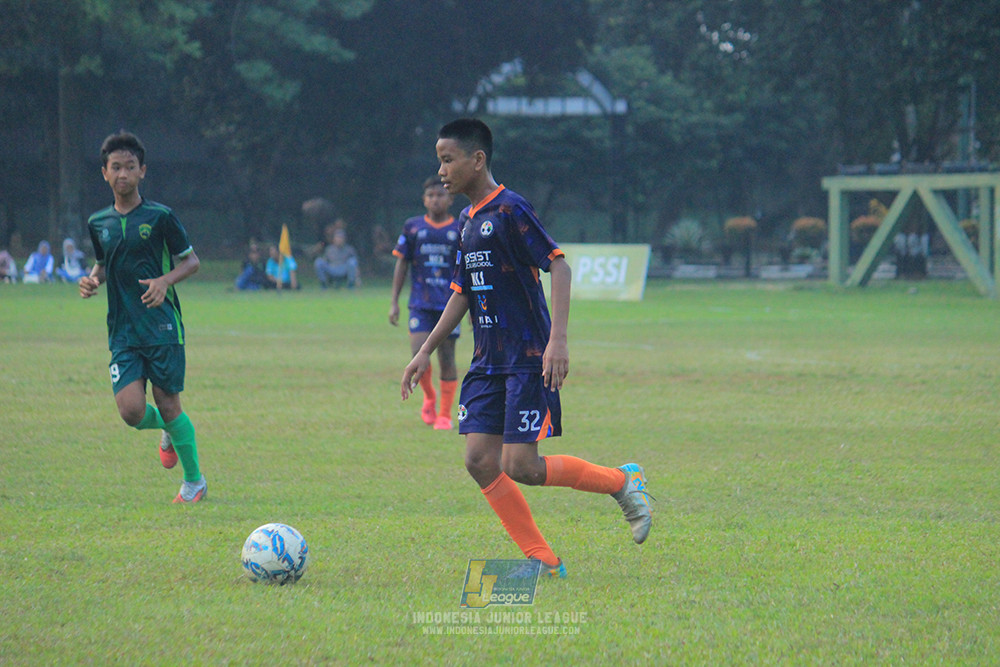 ijlu14 270626 tajimalela fa vs assist soccer school