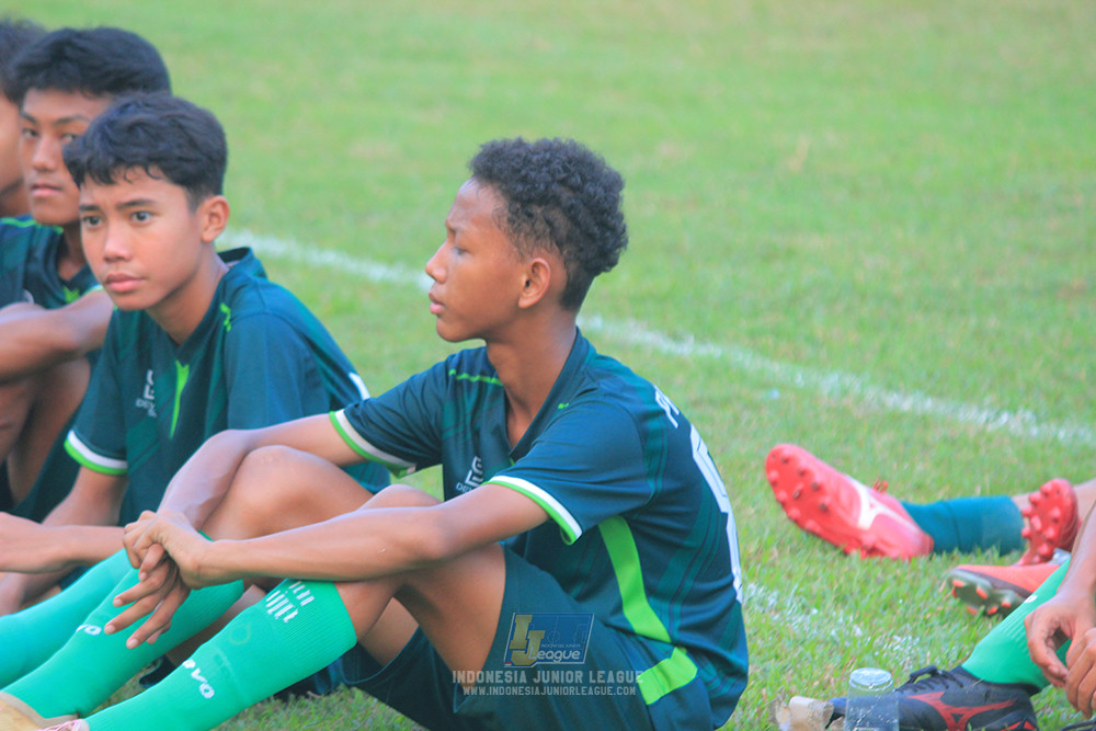 ijlu14 270626 tajimalela fa vs assist soccer school